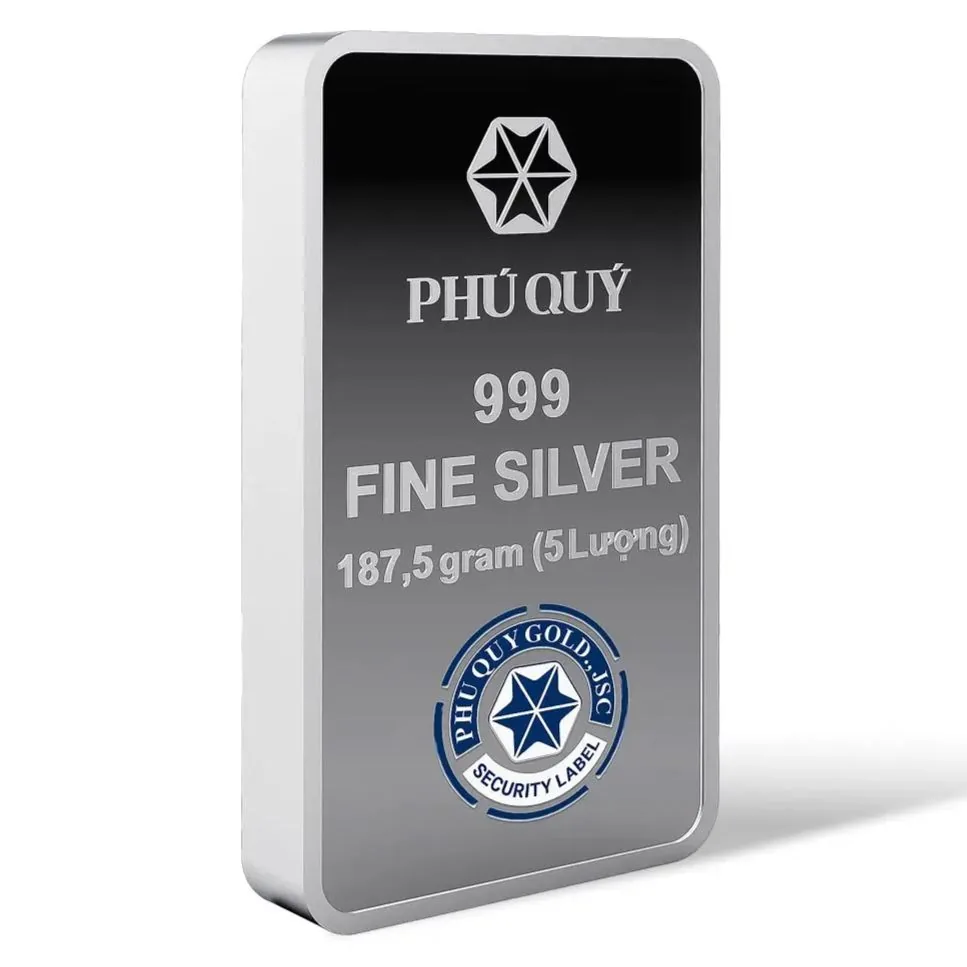 Cận cảnh mặt trước bạc thỏi Phú Quý 999 5L nguyên khối